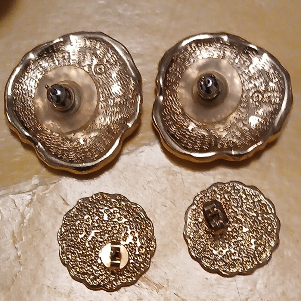 Vintage Pearls & Earrings - Picture 4 of 6